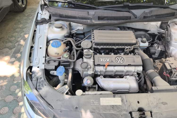 Used Volkswagen Bora 2015 Value Edition 1.6L Manual Fashionable Style Engine Bay Right