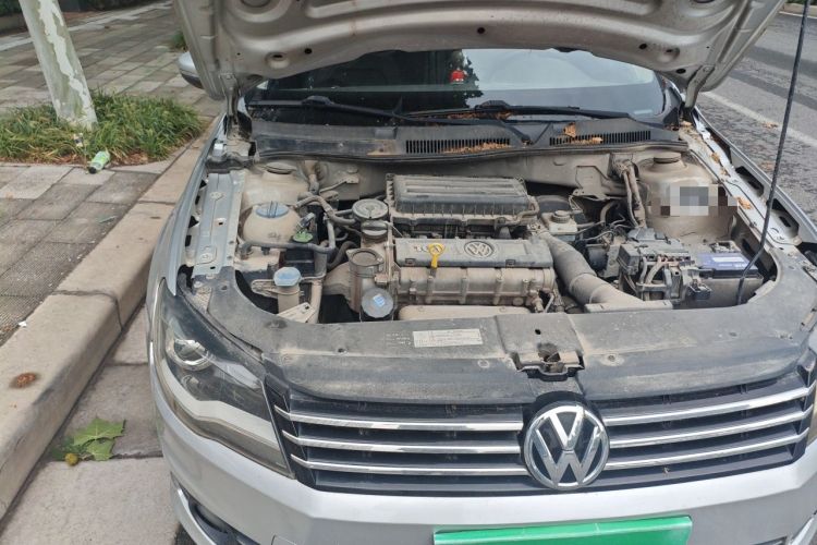 Used Volkswagen Bora 2015 Zhuihui Edition 1.6L Manual Comfort Model Engine Bay Right