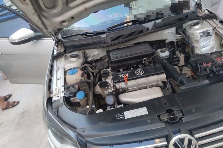 Used Volkswagen Bora 2015 Zhuihui Edition 1.6L Manual Comfort Model Engine Bay Right