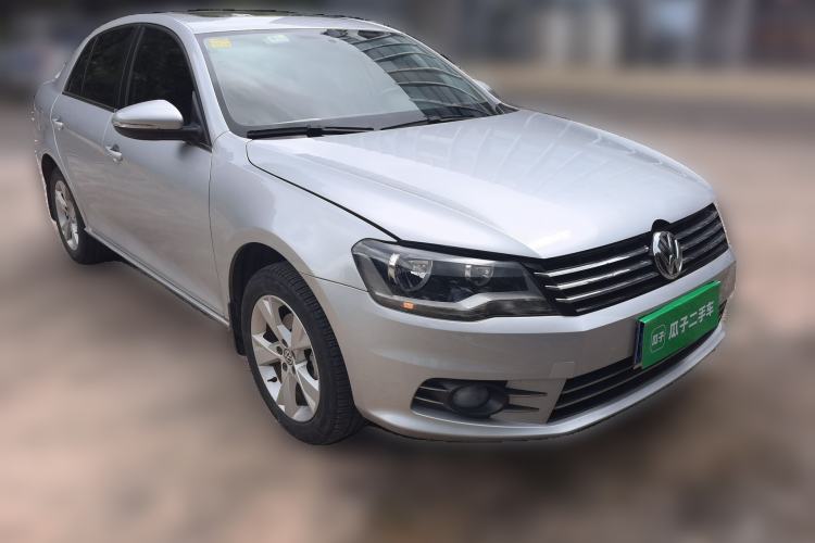 Used Volkswagen Bora 2015 Value Edition 1.6L Automatic Comfort Version Front Right 45 Deg
