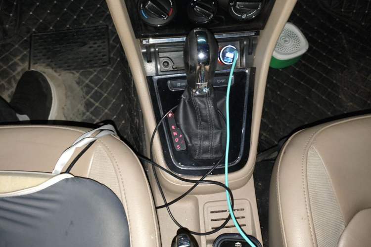 Used Volkswagen Bora 2015 Value Edition 1.4TSI Automatic Sportline Gear Lever
