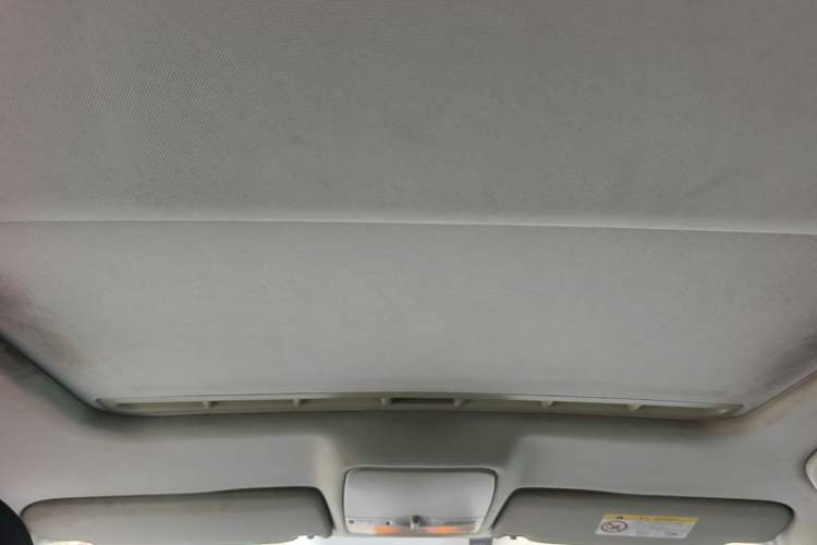 Used Volkswagen Bora 2015 Value Edition 1.6L Automatic Comfort Version Headliner
