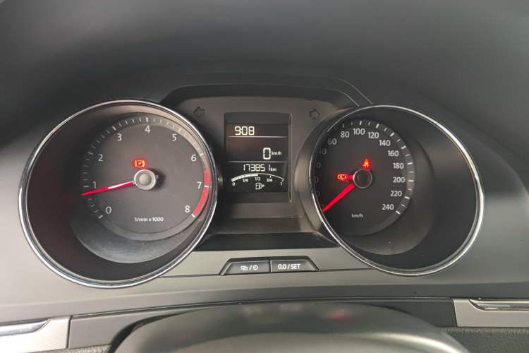 Used Volkswagen Bora 2015 Value Edition 1.6L Manual Fashionable Style Instrument Cluster