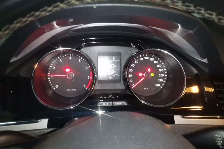 Used Volkswagen Bora 2015 Value Edition 1.6L Automatic Comfort Version Instrument Cluster