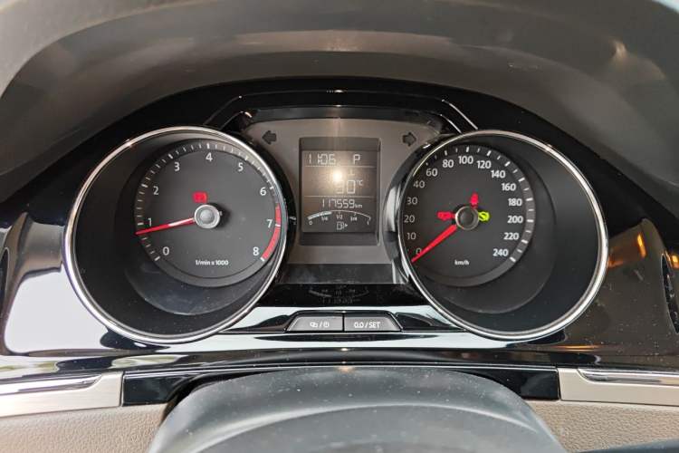 Used Volkswagen Bora 2015 Value Edition 1.6L Automatic Comfort Version Instrument Cluster