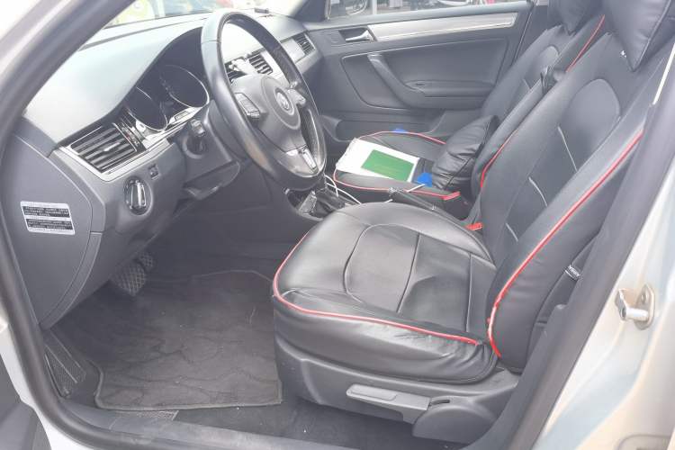 Used Volkswagen Bora 2015 Value Edition 1.6L Automatic Comfort Version Left Front Seat