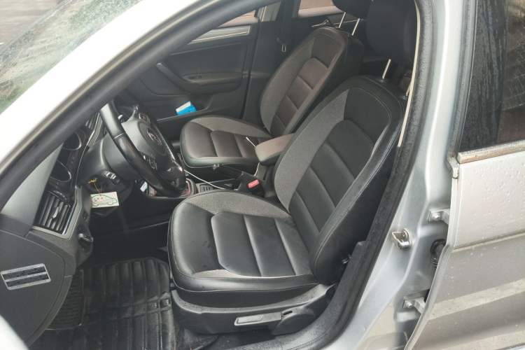 Used Volkswagen Bora 2015 Value Edition 1.6L Automatic Comfort Version Left Front Seat