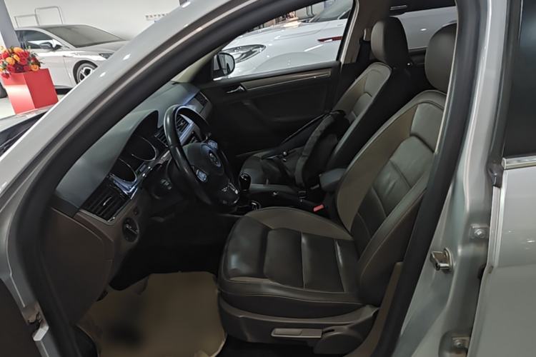 Used Volkswagen Bora 2015 Zhuihui Edition 1.6L Manual Comfort Model Left Front Seat