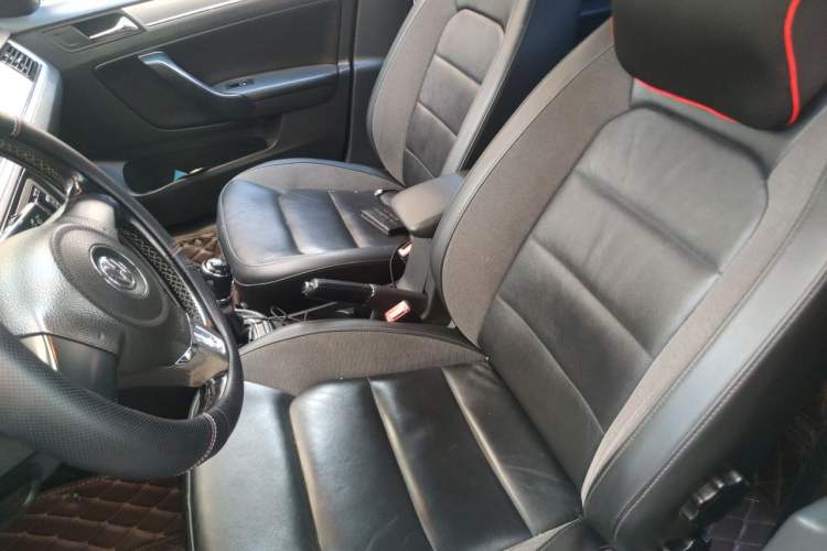 Used Volkswagen Bora 2015 Zhuihui Edition 1.6L Manual Comfort Model Left Front Seat