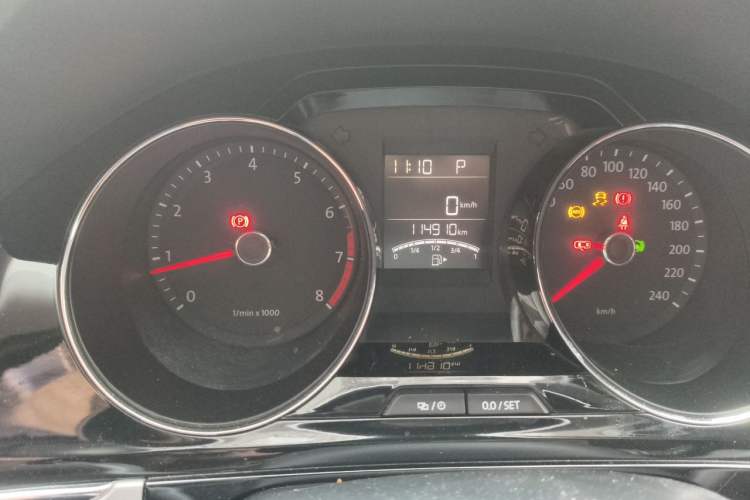 Used Volkswagen Bora 2015 Value Edition 1.6L Automatic Comfort Version Odometer Close Up