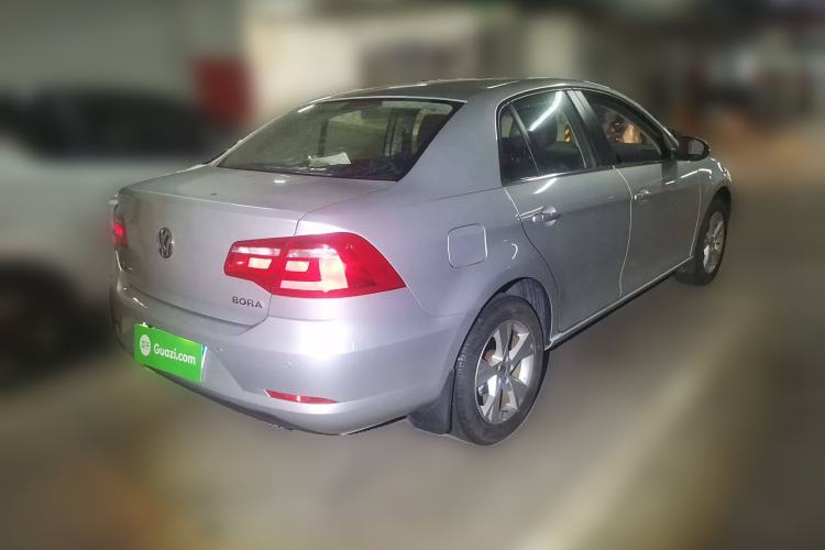 Used Volkswagen Bora 2015 Value Edition 1.6L Automatic Comfort Version Rear Right 45 Deg