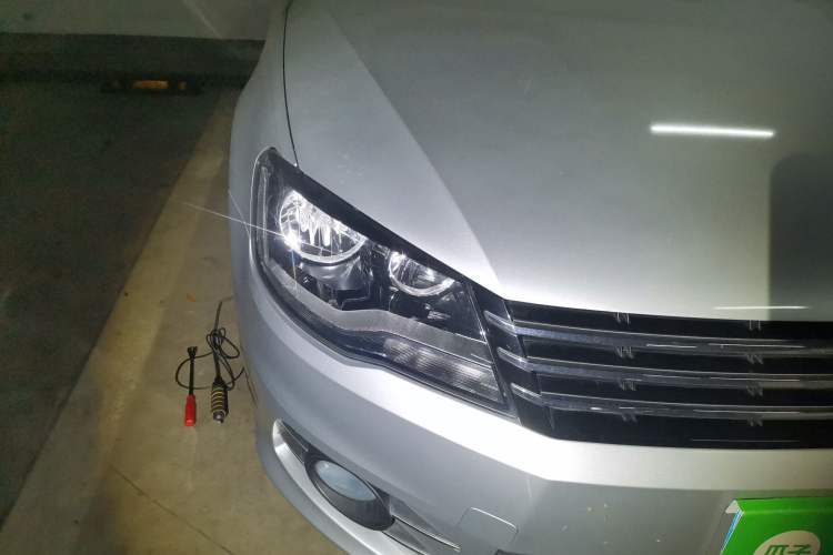 Used Volkswagen Bora 2015 Value Edition 1.6L Automatic Comfort Version Right Front Headlight