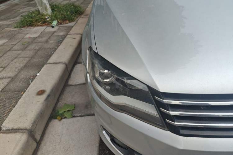 Used Volkswagen Bora 2015 Zhuihui Edition 1.6L Manual Comfort Model Right Front Headlight