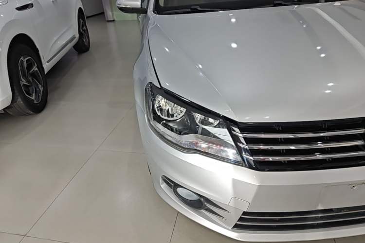 Used Volkswagen Bora 2015 Zhuihui Edition 1.6L Manual Comfort Model Right Front Headlight