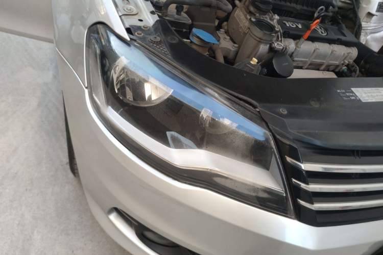 Used Volkswagen Bora 2015 Zhuihui Edition 1.6L Manual Comfort Model Right Front Headlight