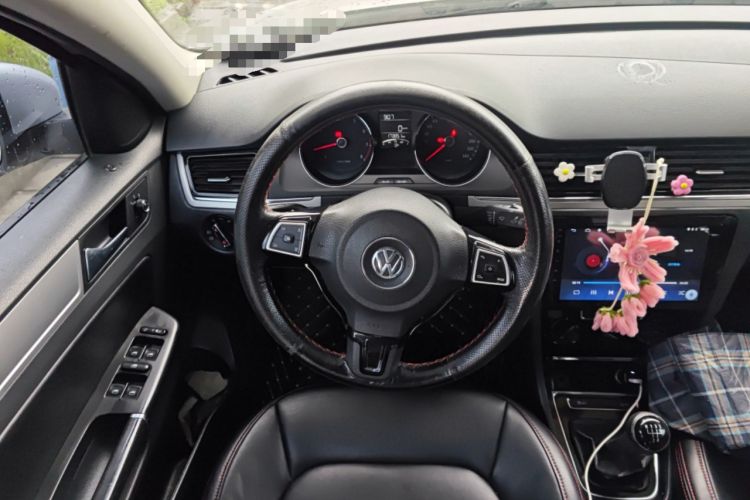 Used Volkswagen Bora 2015 Value Edition 1.6L Manual Fashionable Style Steering Wheel