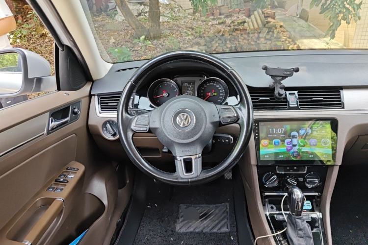 Used Volkswagen Bora 2015 Value Edition 1.6L Automatic Comfort Version Steering Wheel
