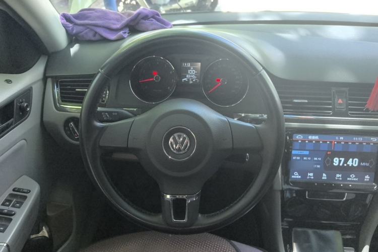 Used Volkswagen Bora 2015 Value Edition 1.6L Manual Fashionable Style Steering Wheel