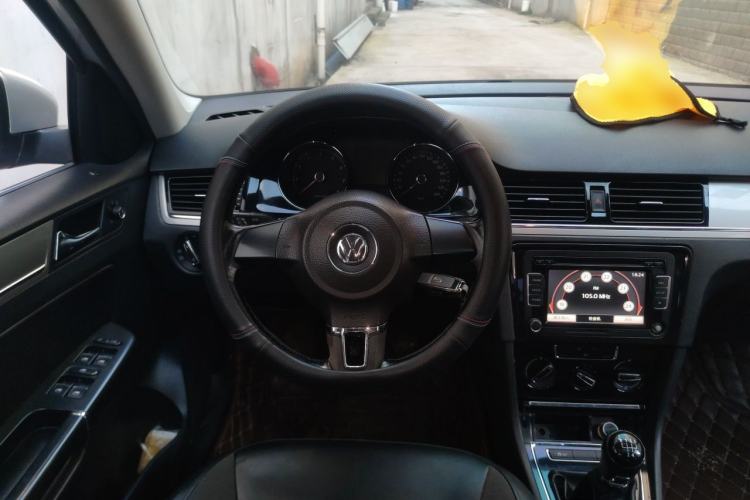 Used Volkswagen Bora 2015 Zhuihui Edition 1.6L Manual Comfort Model Steering Wheel