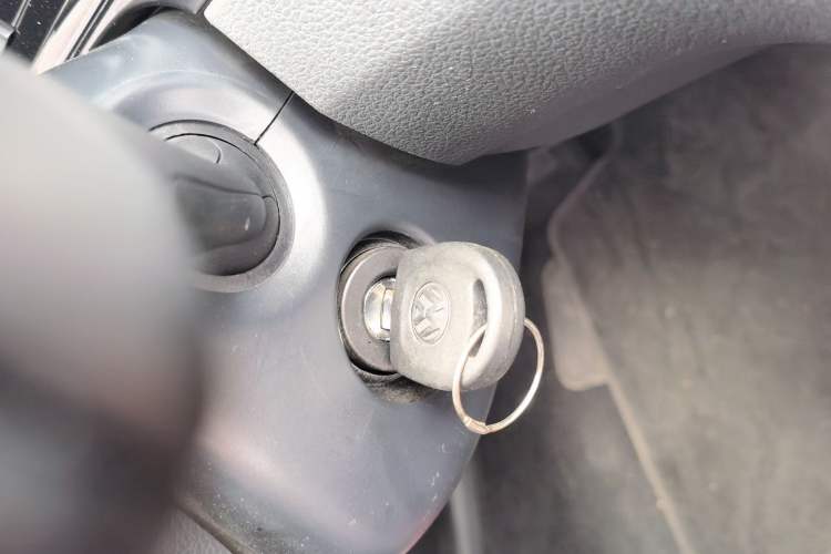 Used Volkswagen Bora 2015 Value Edition 1.6L Automatic Comfort Version Vehicle Key