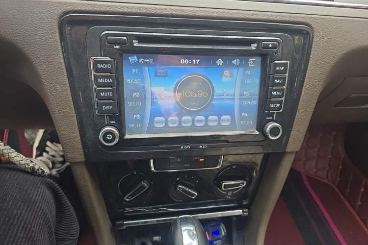 Used Volkswagen Bora 2015 Value Edition 1.6L Automatic Comfort Version Audio And AC Panel
