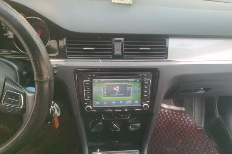 Used Volkswagen Bora 2015 Zhuihui Edition 1.6L Manual Comfort Model Audio And AC Panel