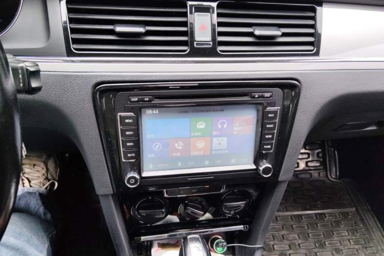 Used Volkswagen Bora 2015 Qihui Edition 1.6L Automatic Fashion Model Audio And AC Panel
