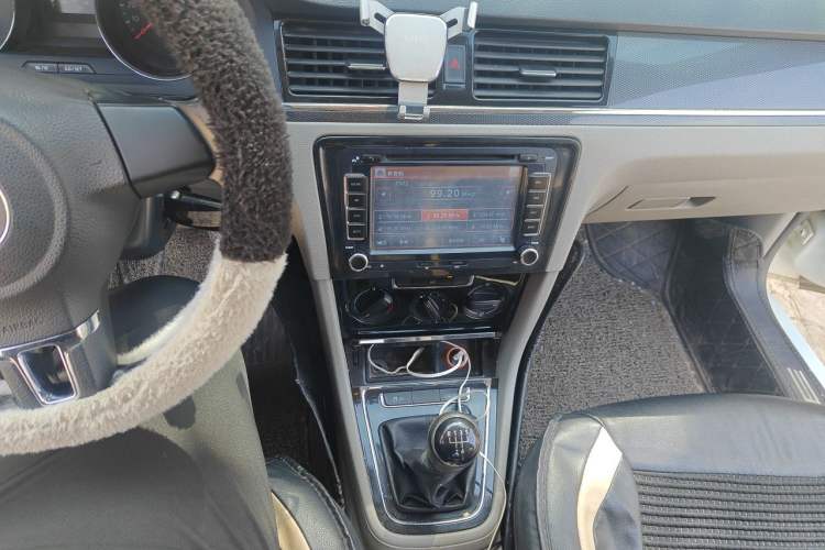Used Volkswagen Bora 2015 Value Edition 1.6L Manual Fashionable Style Audio And AC Panel