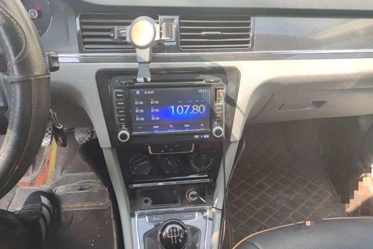 Used Volkswagen Bora 2015 Value Edition 1.6L Manual Fashionable Style Audio And AC Panel
