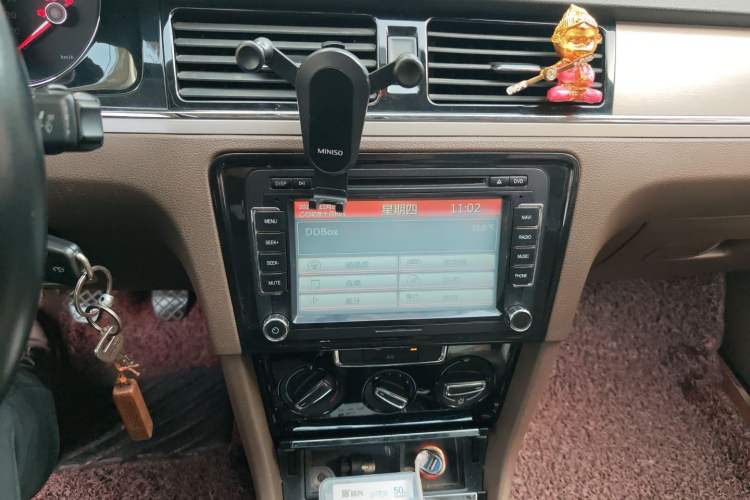 Used Volkswagen Bora 2015 Zhuihui Edition 1.6L Manual Comfort Model Audio And AC Panel