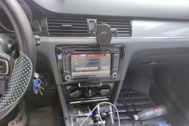 Used Volkswagen Bora 2015 Zhuihui Edition 1.6L Manual Comfort Model Audio And AC Panel