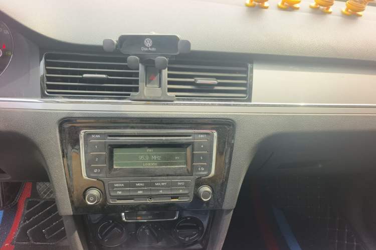 Used Volkswagen Bora 2015 Qihui Edition 1.6L Automatic Fashion Model Audio And AC Panel