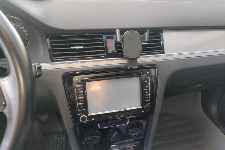 Used Volkswagen Bora 2015 Qihui Edition 1.6L Automatic Fashion Model Audio And AC Panel