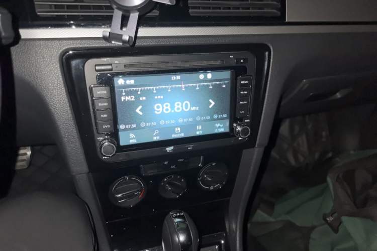 Used Volkswagen Bora 2015 Value Edition 1.4TSI Automatic Sportline Audio And AC Panel