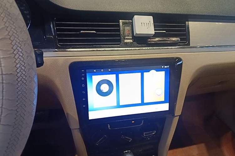 Used Volkswagen Bora 2015 Value Edition 1.6L Automatic Comfort Version Audio And AC Panel