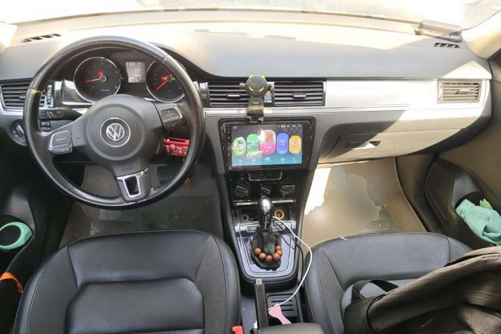 Used Volkswagen Bora 2015 Value Edition 1.6L Automatic Comfort Version Center Console