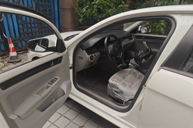 Used Volkswagen Bora 2015 Value Edition 1.6L Manual Fashionable Style Driver Seat