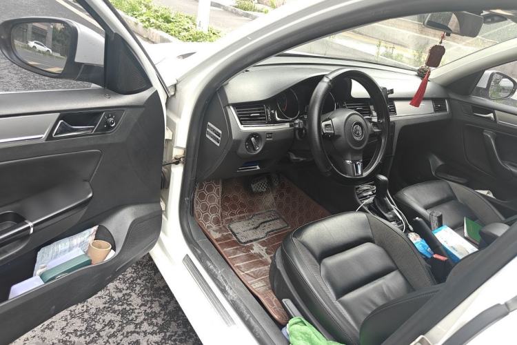 Used Volkswagen Bora 2015 Value Edition 1.6L Automatic Comfort Version Driver Seat