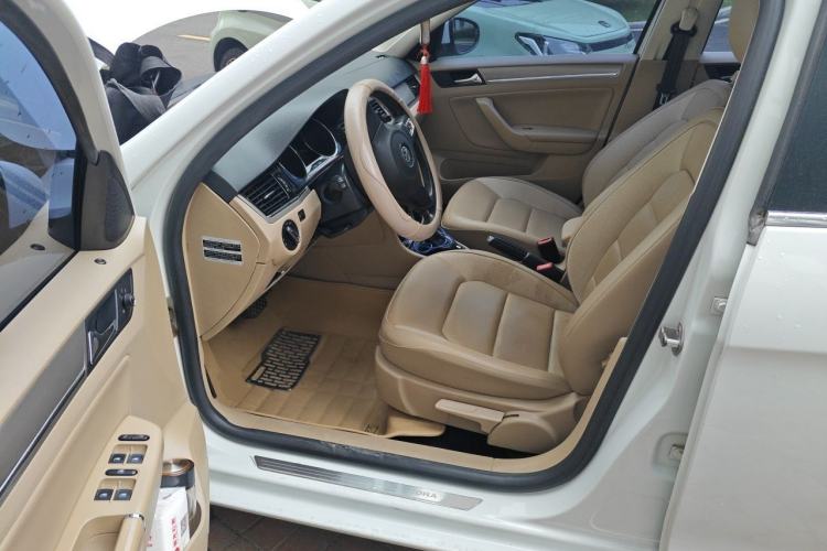 Used Volkswagen Bora 2015 Qihui Edition 1.6L Automatic Fashion Model Driver Seat