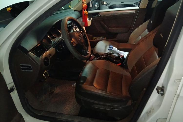 Used Volkswagen Bora 2015 Value Edition 1.6L Automatic Comfort Version Driver Seat