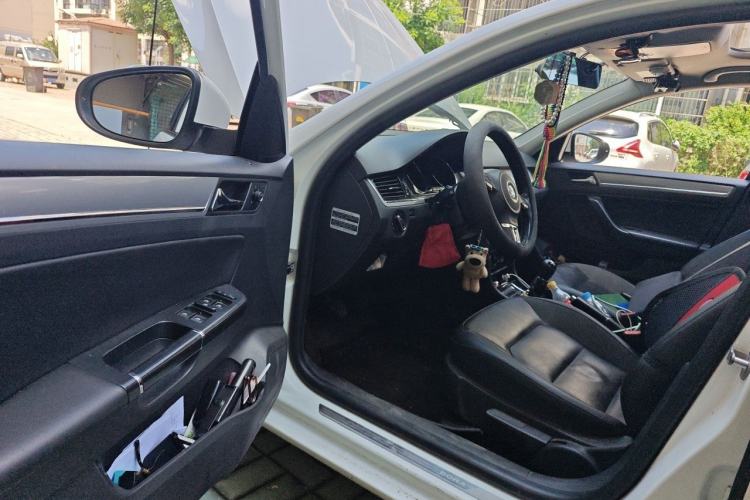 Used Volkswagen Bora 2015 Zhuihui Edition 1.6L Manual Comfort Model Driver Seat
