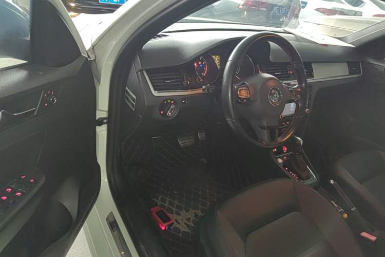 Used Volkswagen Bora 2015 Value Edition 1.4TSI Automatic Sportline Driver Seat