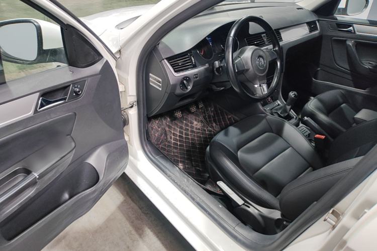 Used Volkswagen Bora 2015 Value Edition 1.6L Manual Fashionable Style Driver Seat