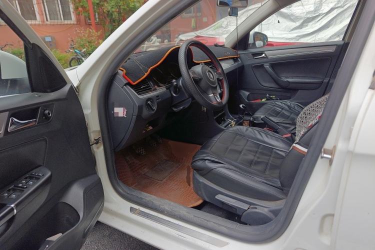 Used Volkswagen Bora 2015 Zhuihui Edition 1.6L Manual Comfort Model Driver Seat