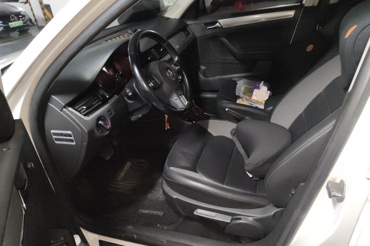 Used Volkswagen Bora 2015 Value Edition 1.6L Automatic Comfort Version Driver Seat