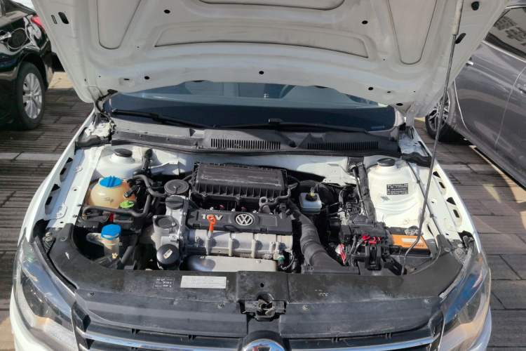Used Volkswagen Bora 2015 Qihui Edition 1.6L Automatic Fashion Model Engine Bay