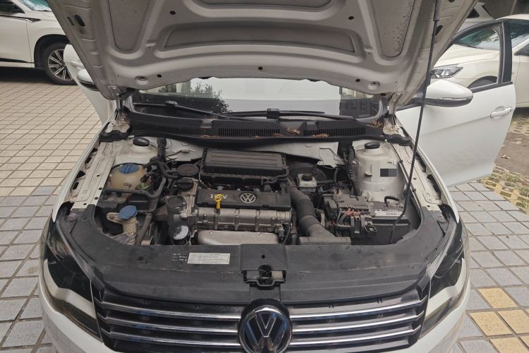 Used Volkswagen Bora 2015 Value Edition 1.6L Manual Fashionable Style Engine Bay