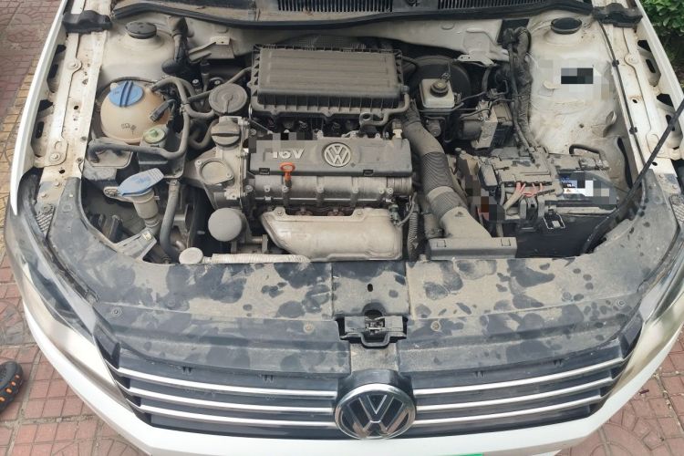 Used Volkswagen Bora 2015 Value Edition 1.6L Automatic Comfort Version Engine Bay