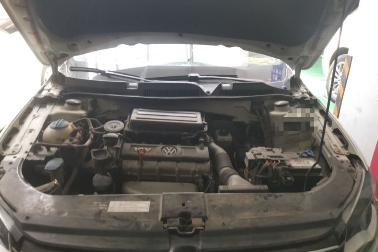 Used Volkswagen Bora 2015 Value Edition 1.6L Automatic Comfort Version Engine Bay