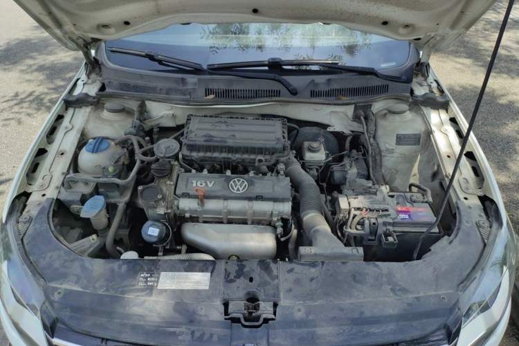 Used Volkswagen Bora 2015 Value Edition 1.6L Automatic Comfort Version Engine Bay